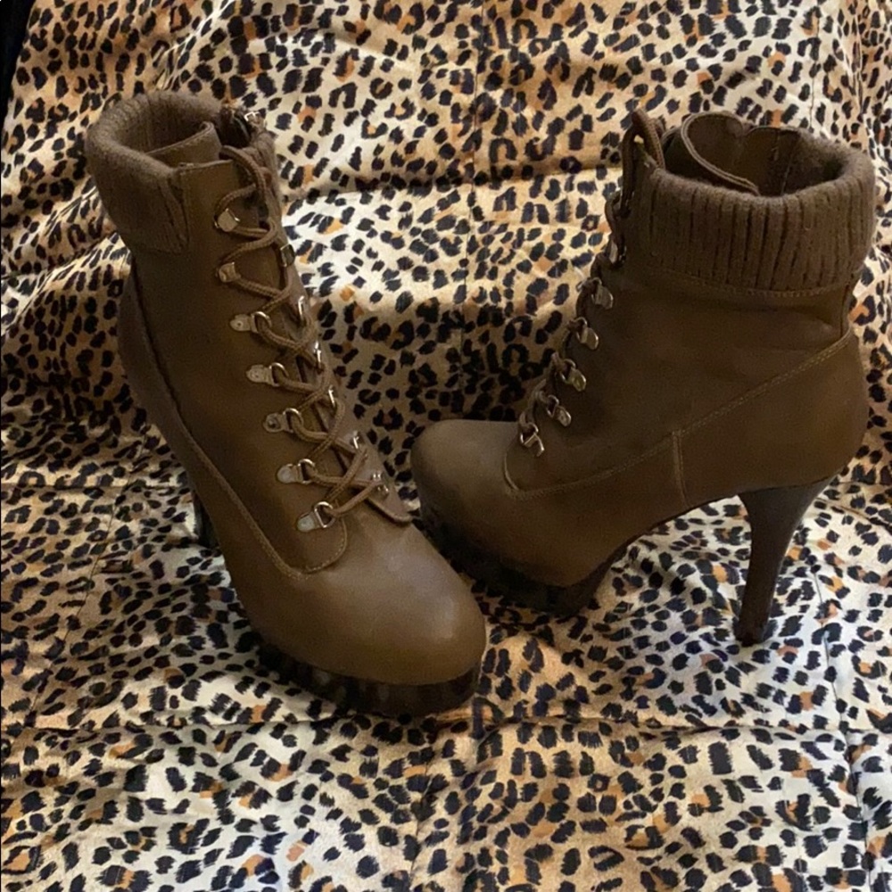 Jennifer Lopez size 9 platform stiletto boots